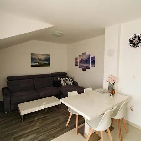 Poseidon Apartman *
