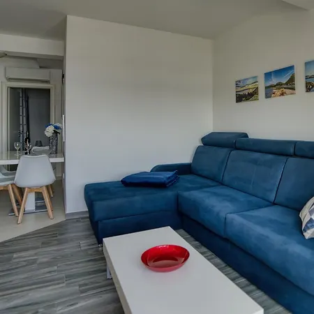 Poseidon Apartman Sreser