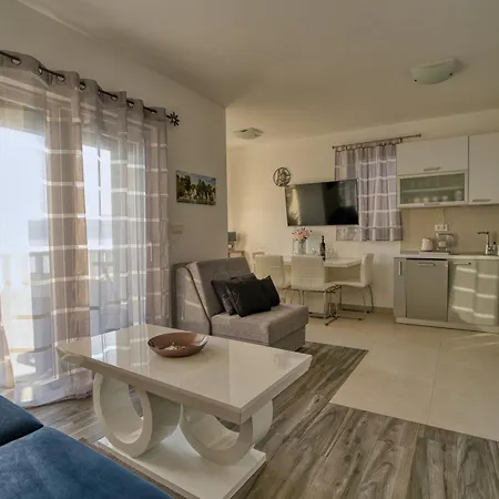 Poseidon Apartman Sreser